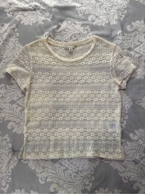 American Eagle Ivory Lace Floral Short Sleeve Top